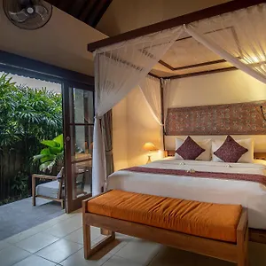  Villa D'Legon Villas